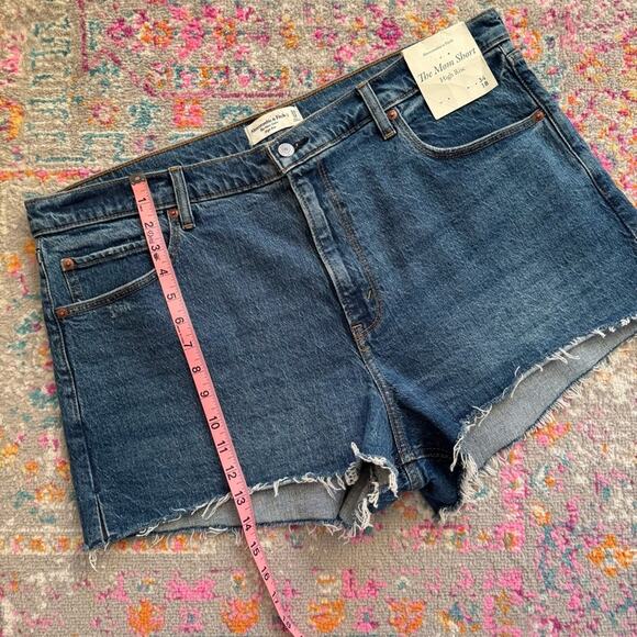 Abercrombie & Fitch High Rise Mom 2.5” Blue Raw Hem Shorts Women’s Size 34/ 18 - Picture 3 of 10